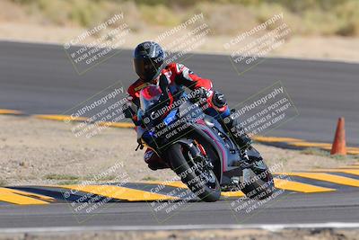 media/Oct-08-2022-SoCal Trackdays (Sat) [[1fc3beec89]]/Turn 10 (945am)/